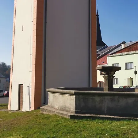 Na Namesti 公寓 霍恩奈斯